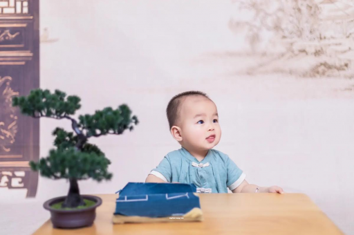 孟州宝宝总是抠鼻子 孟州宝宝总是抠鼻子