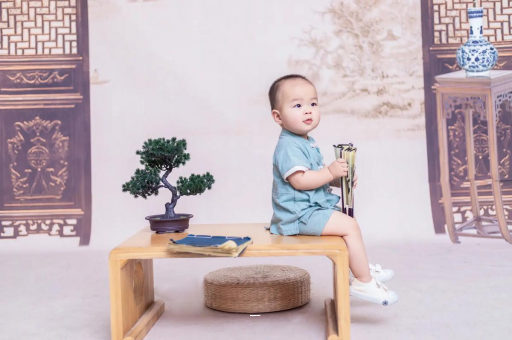 孟州宝宝打喷嚏流清水鼻涕